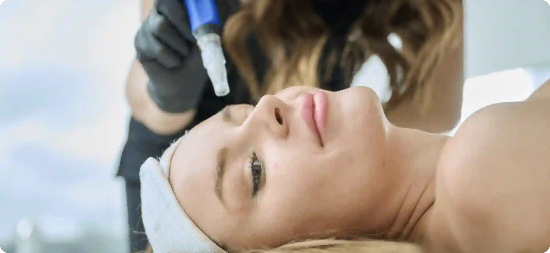 How Do Microneedles Trigger New Collagen and Elastin in Loose Skin Widnes?